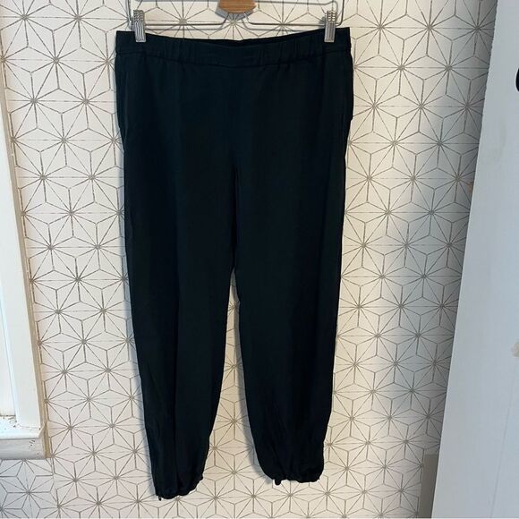 Lululemon Essential Affinity Mid Rise Jogger Black - Picture 9 of 15